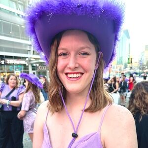 Meet your Posher, Caleigh